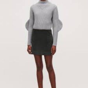 Forever 21 mini corduroy gray mini skirt with zipper detail sz M